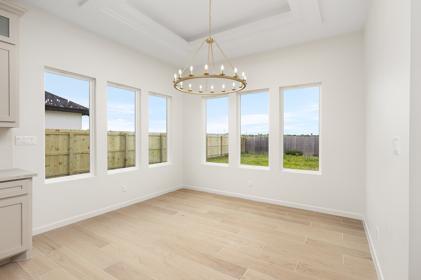 1003 Bette — dining room
