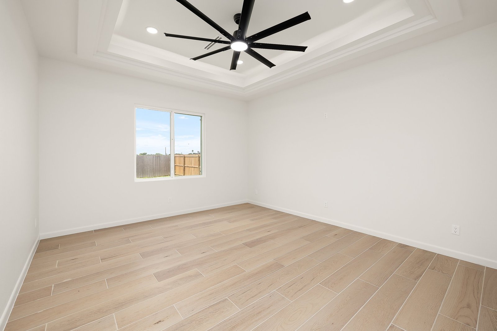 1005 Bette — bedroom