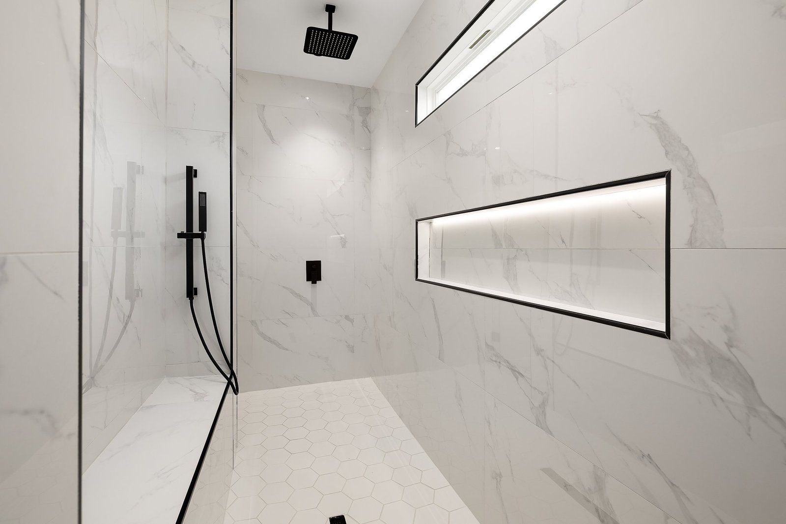 1005 Bette — walk-in shower