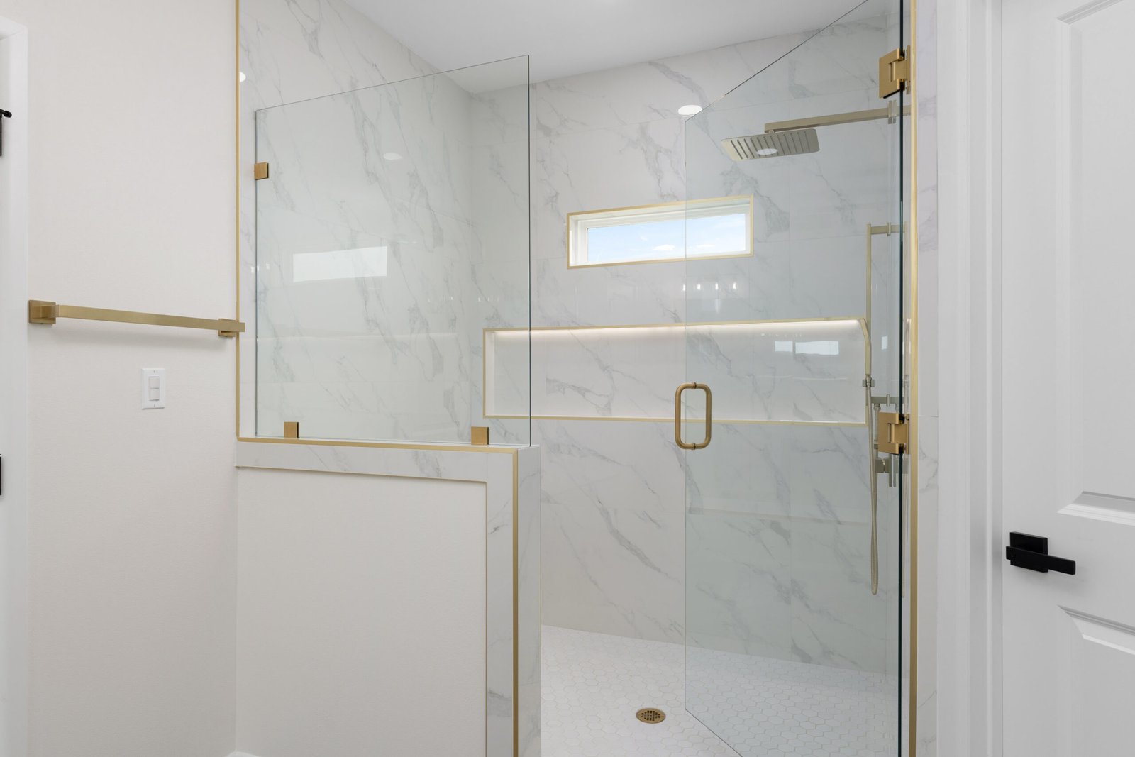 1007 Bette — walk-in shower