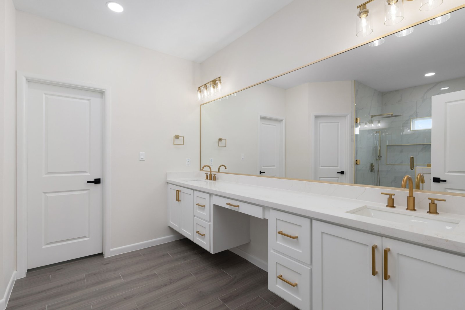 1007 Bette — bathroom vanity