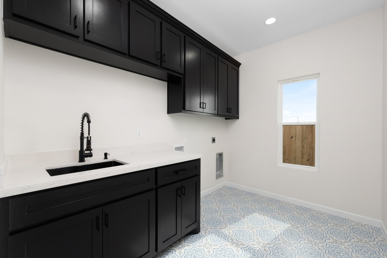 1007 Bette — laundry room